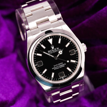 Rolex Explorer – Ref. 214270 – 39mm Stainless Steel – Very Good Condition – Complete Set