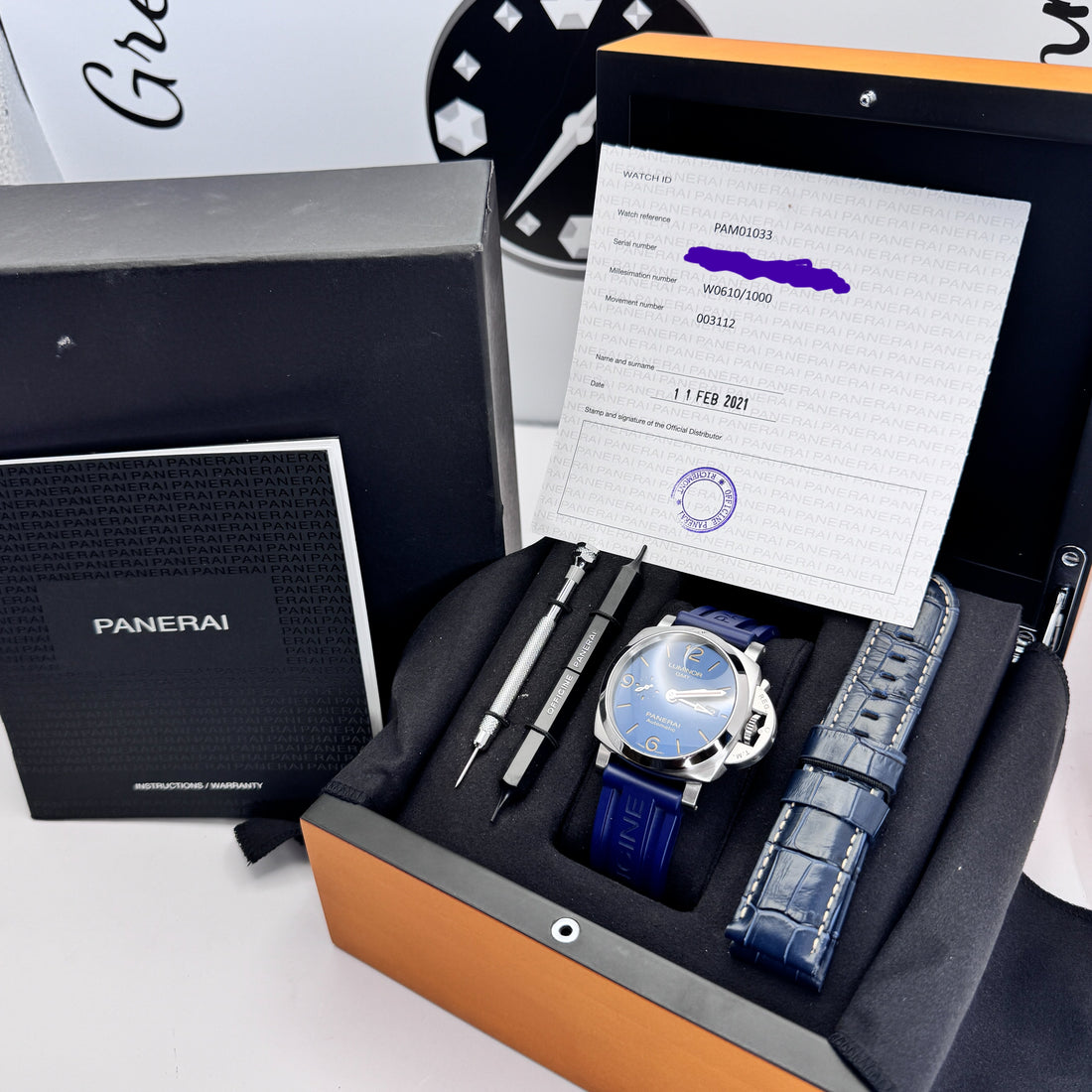 Panerai Luminor GMT – Ref. PAM01033 – 44mm Stainless Steel – Very Good – Complete Set