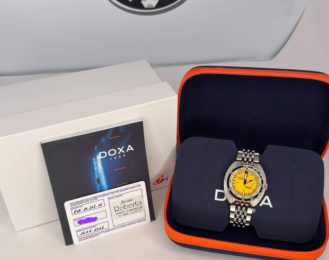 Doxa Sub 300T Divingstar – Ref. 840.10.361.10 – 42.5mm Stainless Steel – Very Good – Complete Set