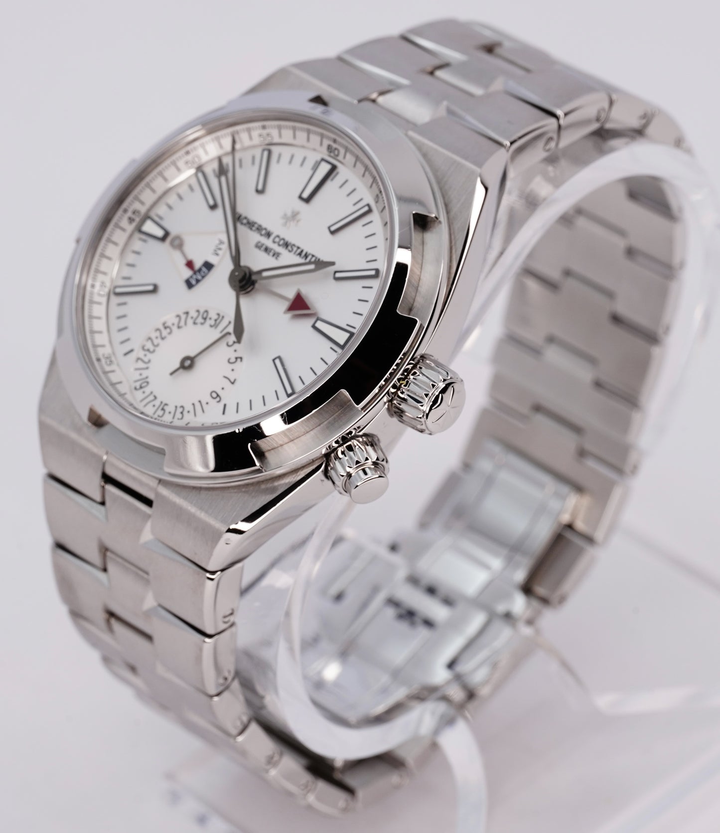 2019 Vacheron Constantin Overseas Silver Dial, Stainless - 7900V/110A-B333. 41mm