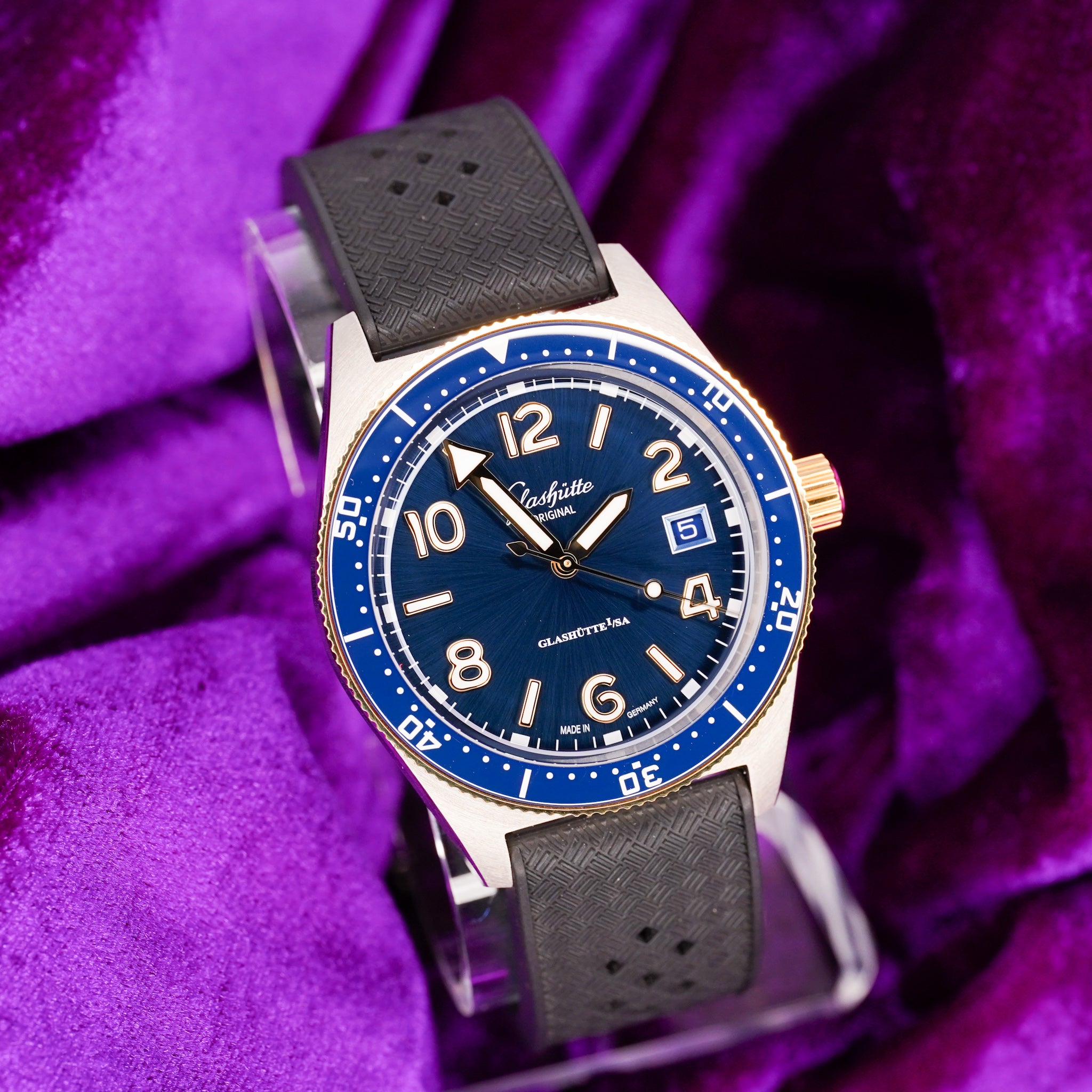 2024 Glashütte Original SeaQ Ref. 1-39-11-10-90-33 – 39.5mm Stainless Steel – Blue Dial – Excellent Condition/Unworn