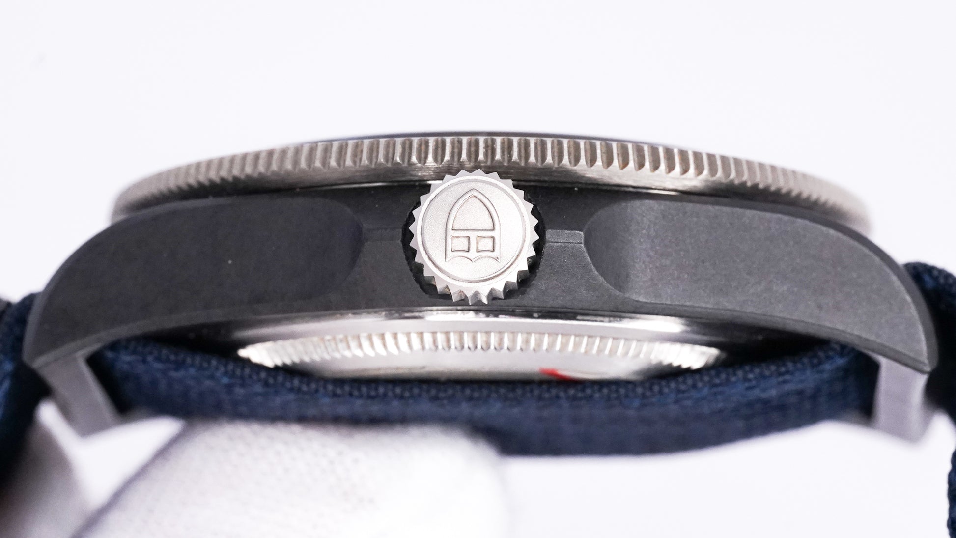 Tudor Pelagos FXD “Alinghi Red Bull Racing Edition” – Ref. M25707KN-0001 – 42mm Carbon Composite – Very Good Condition – Full Set