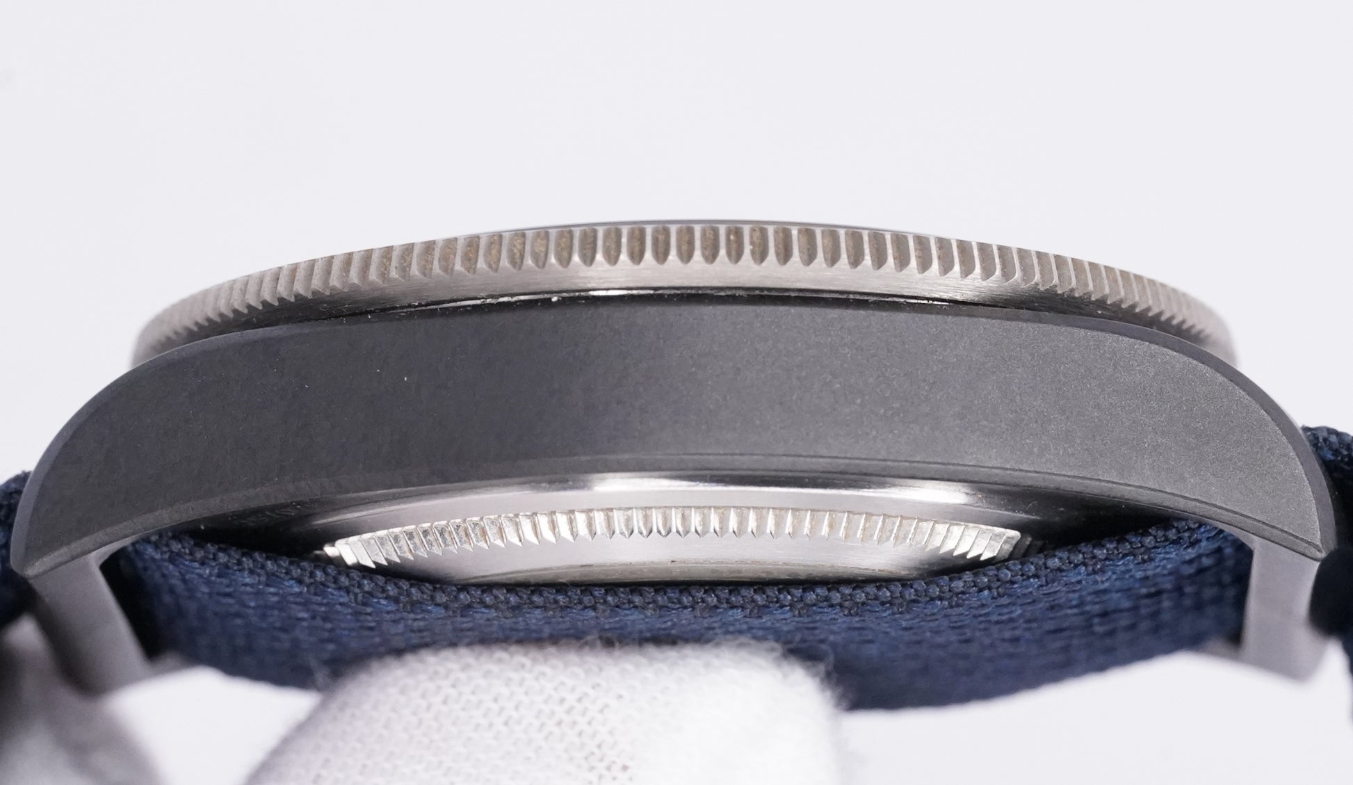 Tudor Pelagos FXD “Alinghi Red Bull Racing Edition” – Ref. M25707KN-0001 – 42mm Carbon Composite – Very Good Condition – Full Set