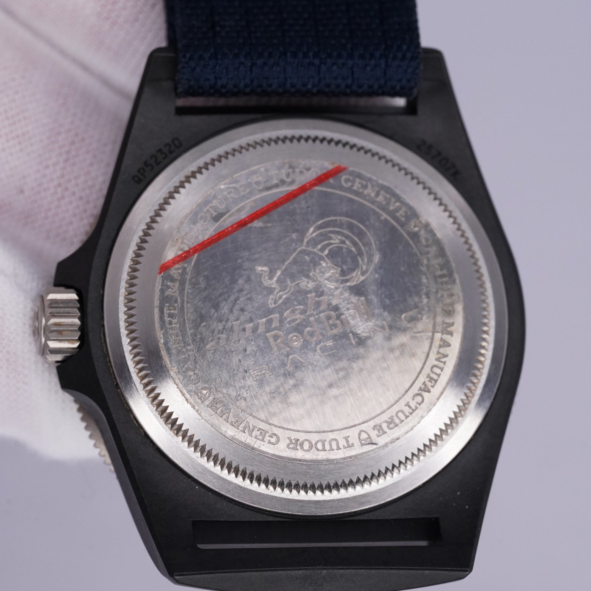 Tudor Pelagos FXD “Alinghi Red Bull Racing Edition” – Ref. M25707KN-0001 – 42mm Carbon Composite – Very Good Condition – Full Set