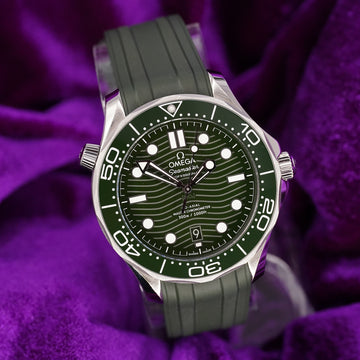 Omega Seamaster Diver 300M Master Chronometer – Ref. 210.32.42.20.10.001 – 42mm Stainless Steel – Very Good Condition – Full Set