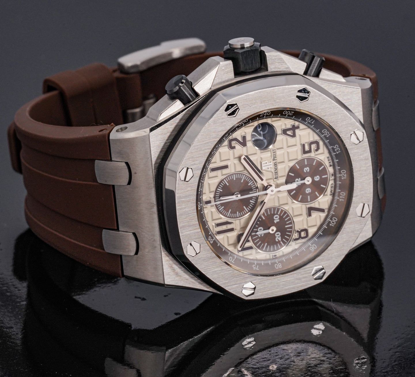 Audemars Piguet Royal Oak "Safari" Ref# 26470ST.OO.A801CR.01.-42mm 2016, Complete Set.