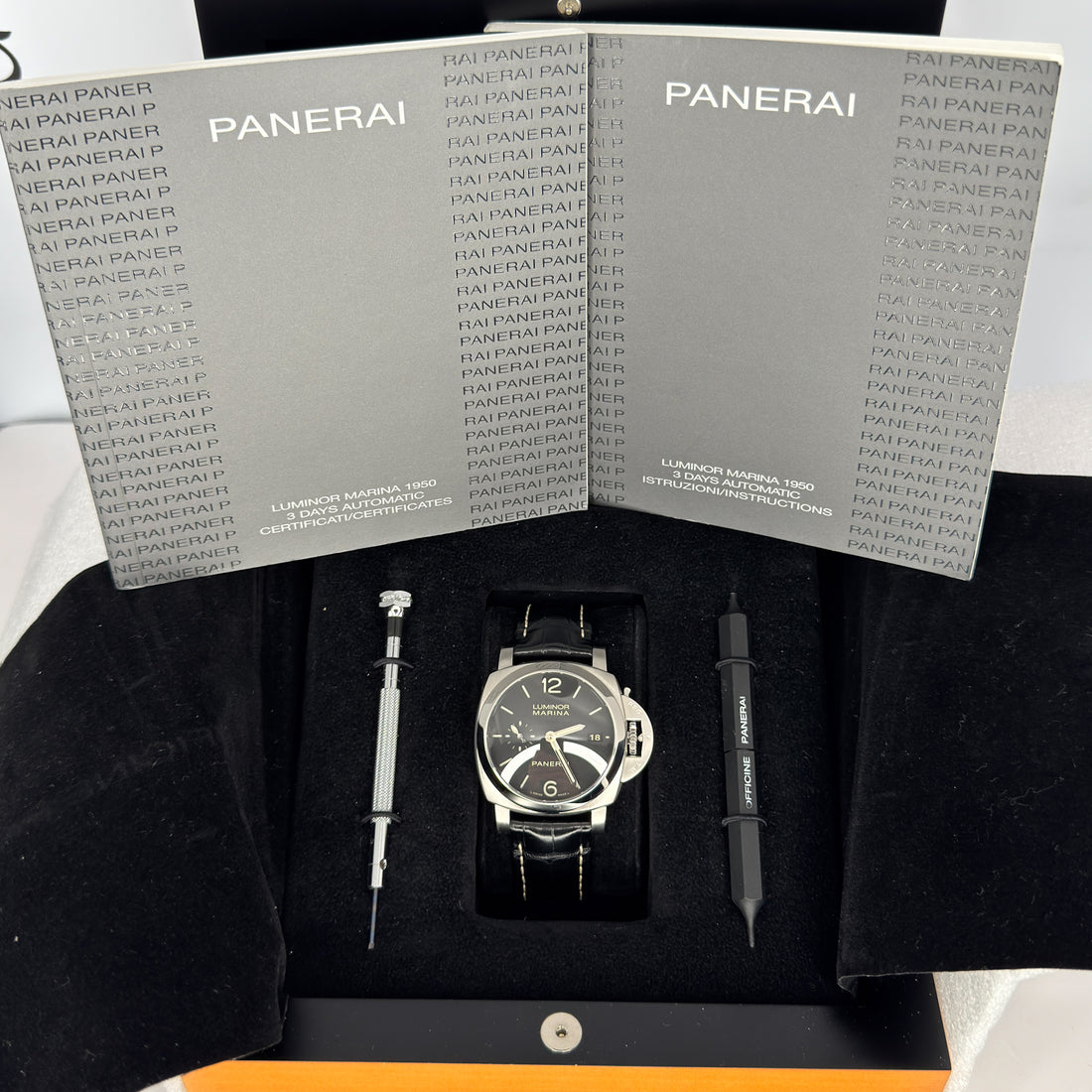 Panerai Luminor Marina 1950 3 Days Automatic – Ref. PAM00392 – 42mm Stainless Steel – Very Good Condition